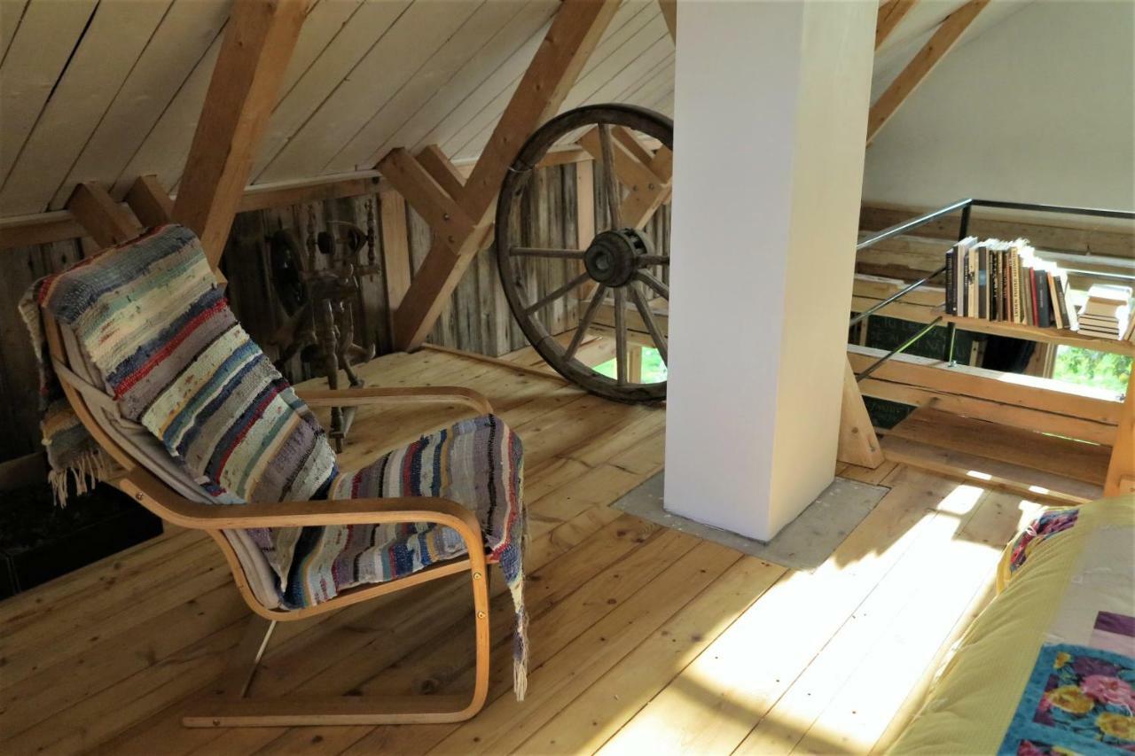 Mednieki Kalvene Guest House Krusati Eksteriør bilde